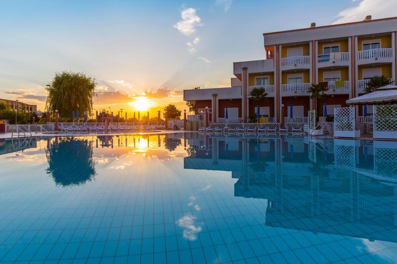 Hotel Olympus Caorle Exterior foto